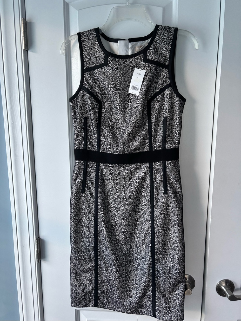 Banana Republic Black & White Textured Sheath Dress NWT Size 6